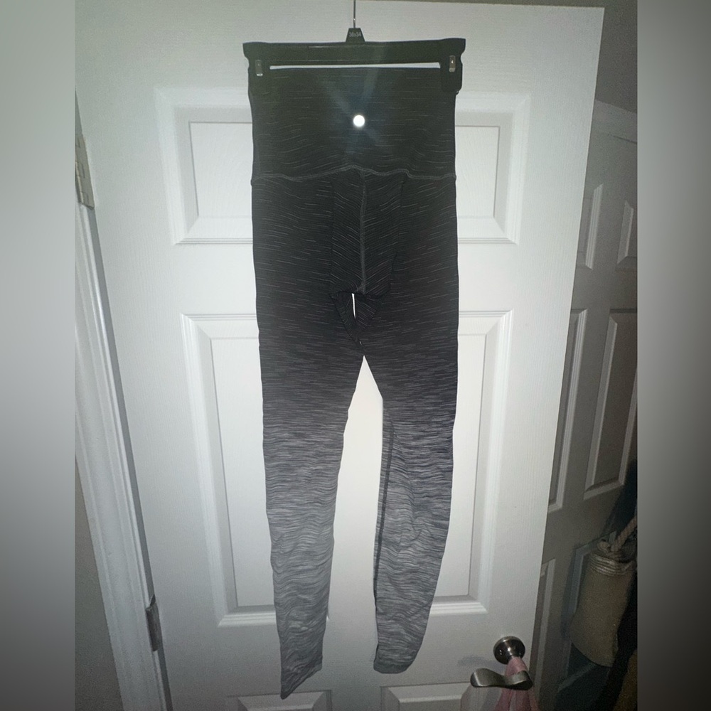 Lululemon size 6 ombré striped leggings light compression